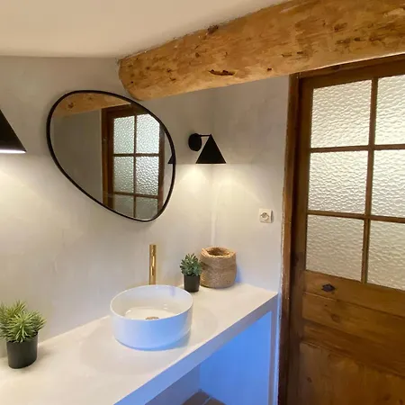 Authentique Mazet Et Sa Fontaine En Provence 別荘 フォンヴィエイユ